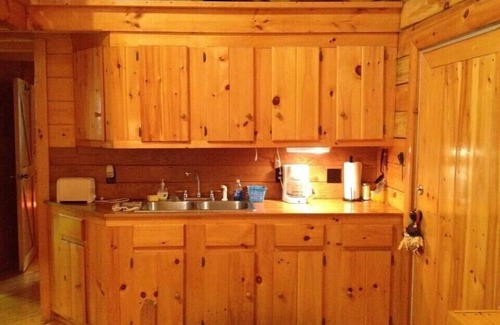 Wellston Cabin | Welcome to our peaceful, rustic cabin in the Hocking Hills Area