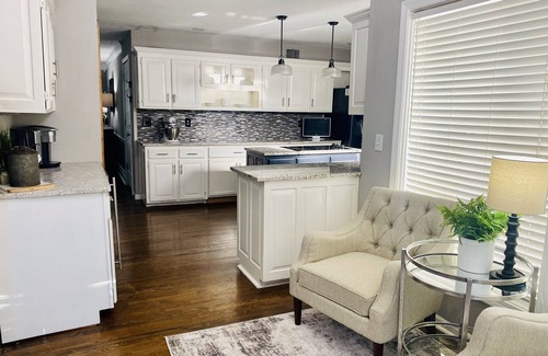 Shawnee House | Welcome to our spacious 3,000 sqft home with a main floor master.
