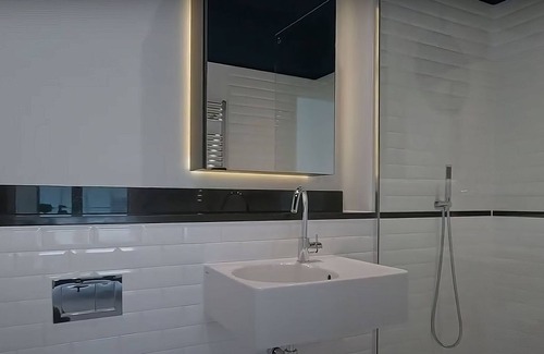 North Wall Apartment | Welcome to our vibrant Quayside Quarter apartment!