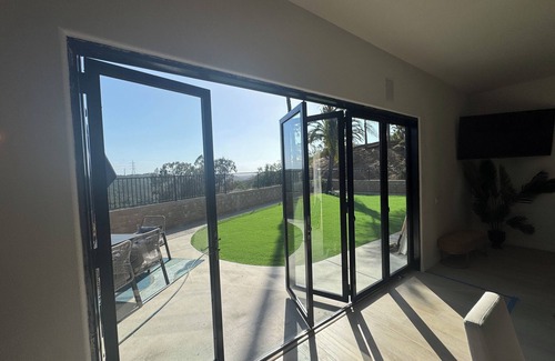 Poway House | Welcome to San Diego’s Poway Paradise, your private oasis on Sycamore Canyon!