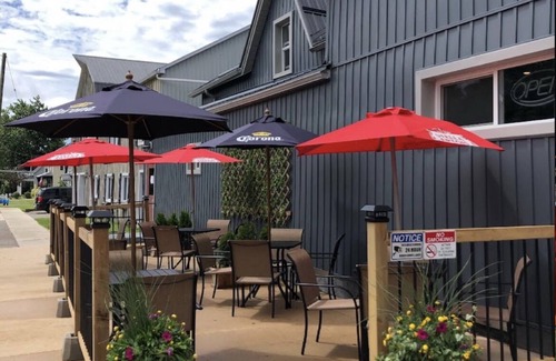 Selkirk Cottage | Welcome to Selkirk Oasis - Your Lakefront Getaway!
