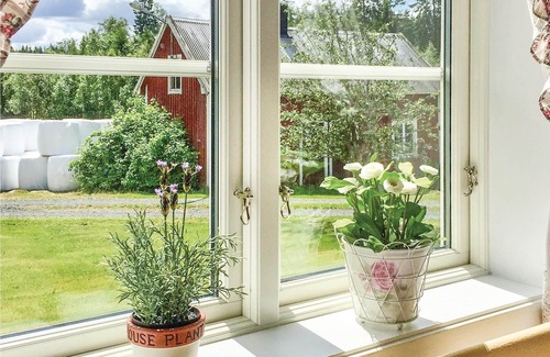 Nassjo Municipality House | Welcome to Småland in this beautiful cottage where you can rent the first floor. The interior is ful