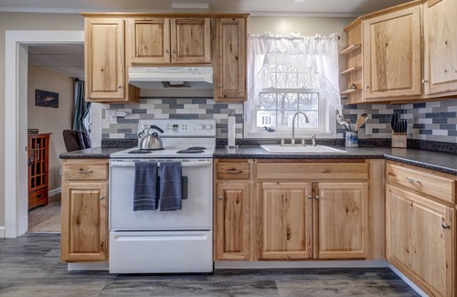 Rochester Cottage | Welcome to Stuart Cottage- comfy, clean, and convenient!