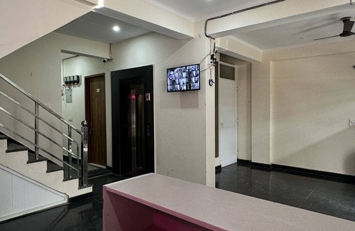 Udyog Vihar Hotel | Welcome to SUNITA’S RESIDENCY, your ideal residence near Cybercity in Gurugram.