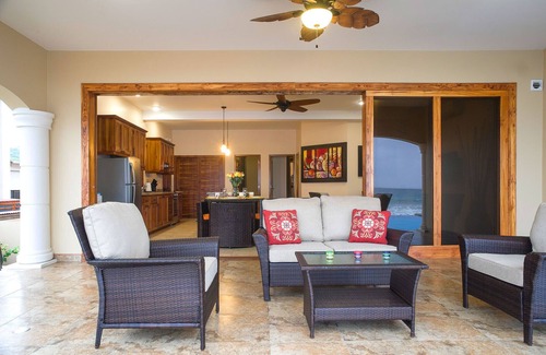 Manglaralto Apartment | Welcome To Sunrise Villa! Get Ready For An Unforgettable Beach Vacation!