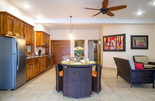 Manglaralto Apartment | Welcome To Sunrise Villa! Get Ready For An Unforgettable Beach Vacation!