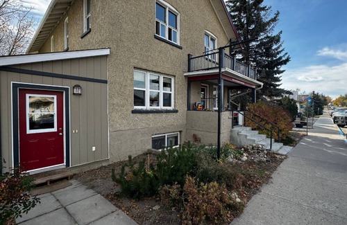 Nanton Apartment | Welcome to The Alcott, a musical inspired cozy suite in Nanton! Pet Friendly!