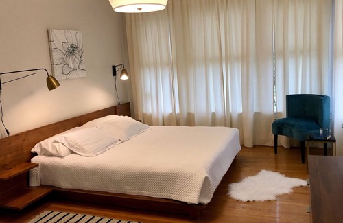 Cloverdale House | Welcome to the best deal in Cloverdale