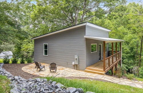 Asheville Cottage | Welcome to the Blue Ridge Treehouse
