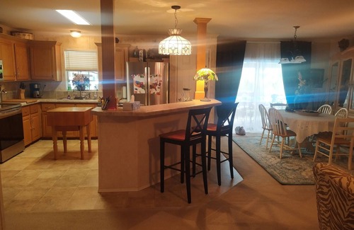 Moore Haven House | Welcome to the "CASA CORAZON TROPICAL". Your vacation home in the heart of Florida!