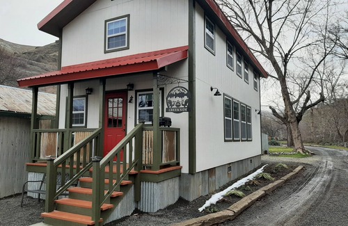 White Bird House | Welcome to the Creekside, our newly built cabin on White Bird Creek