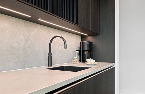 List Apartment | Welcome to the Greenwich Suite – Luxury for 4 People with Balcony and Sauna.