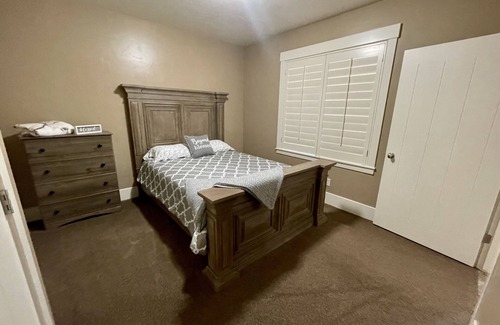 American Fork House | Welcome to The Honey Hive! Spacious, clean, private 2 bedroom basement apartment