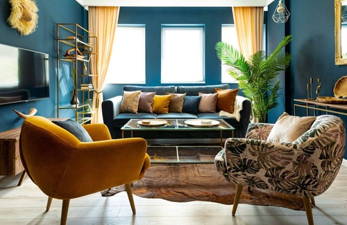 Bucharest City-Centre Apartment | Welcome to the Jungle!