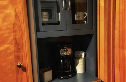 Shaver Lake Cabin | Welcome to The Lyon's Den in the beautiful East Village of Shaver Lake