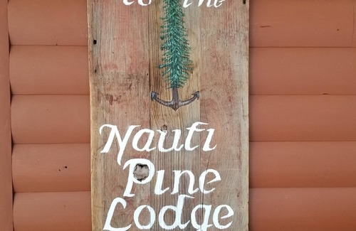 Shingleton House | Welcome to The Nauti Pine Lodge