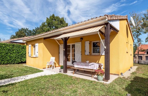 Hautefort House | Welcome to the Périgord countryside. 3 *