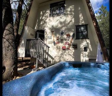 Sugarloaf House | Welcome to The Sugar Shack - a couples retreat!