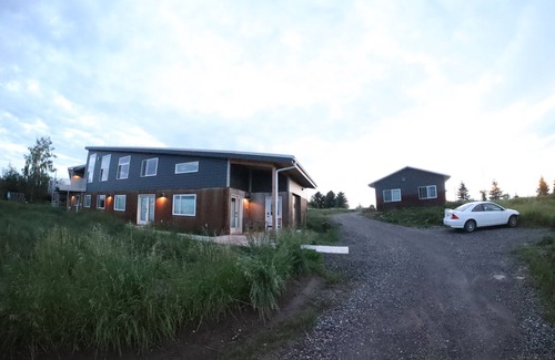 Four Corners Apartment | Welcome to the Treehouse, With Beautiful Views of the Bridger Mountain Range.