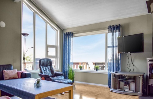 Hervik House | Welcome to this great vacation home in idyllic Liarvåg in Tysvær.