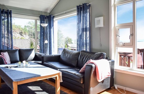 Nedstrand House | Welcome to this great vacation home in idyllic Liarvåg in Tysvær.