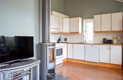 Nedstrand House | Welcome to this great vacation home in idyllic Liarvåg in Tysvær.