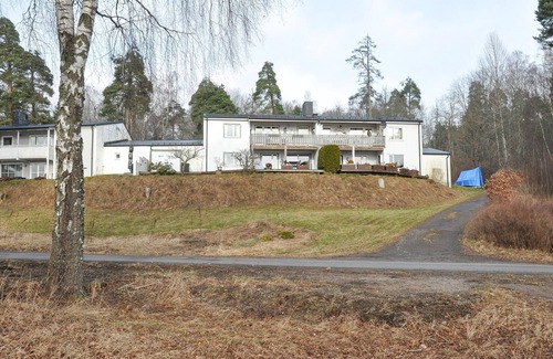Billingsfors Apartment | Welcome to this inviting vacation apartment near the lake.