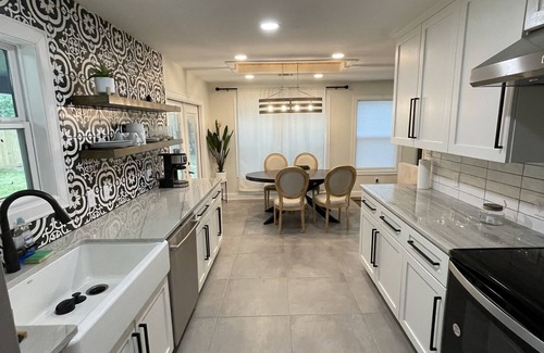 Conroe House | Welcome to this just remodeled country house plenty space for Rv’s boat and dogs
