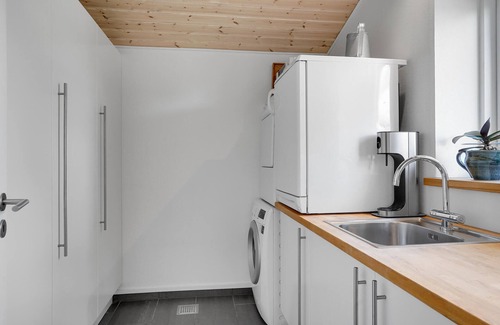 Strøby Egede House | Welcome to this modern and welcoming vacation home for an unforgettable vacation.