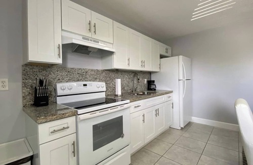 Fort Lauderdale Apartment | Welcome to this stylish and spacious luxury suite