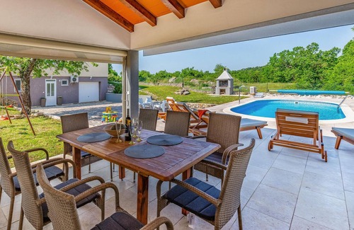 Marceljani House | Welcome to this vacation home, which offers its guests a beautiful landscape panorama.
