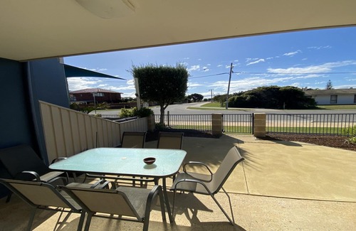 Jurien Bay Villa | Welcome to Unit 36 Seafront Estate, within a stunning complex located right in the heart of Jurien B