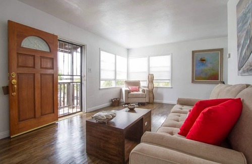 Venice Apartment | Welcome to Venice Beach! Steps from Abbot Kinney!