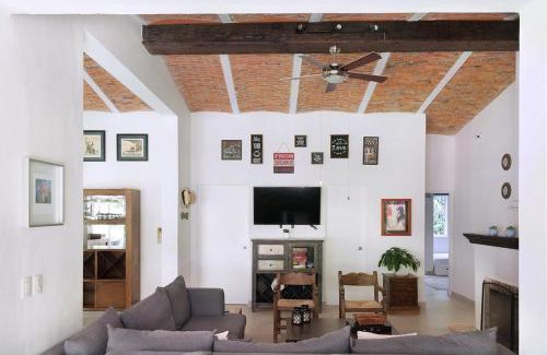 Ajijic Villa | Welcome to Villa Cristy 3-BR 3 5-WC in the La Floresta area