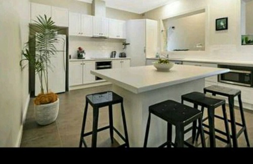 Mount Gambier House | Welcome to White on Height We can Accommodate a Large Group