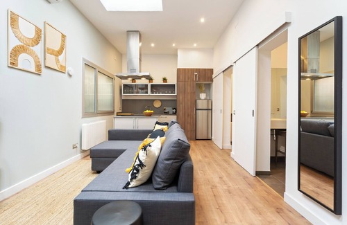 el Fort Pienc Apartment | Welcome to your stylish retreat in the heart of Barcelona!