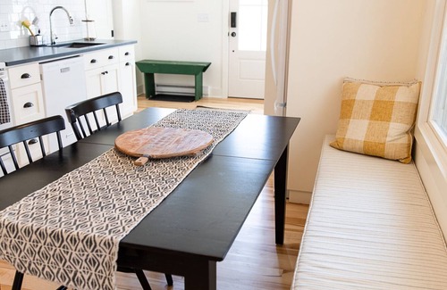 Baileys Harbor House | Welcome to your cozy home away from home Kookaburra Cottage at Kangaroo Lake!