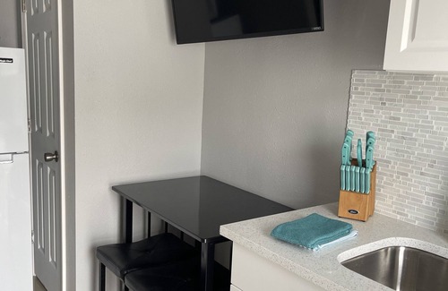 Embassy Hills Apartment | Welcome toCozy La Palma B, is quite and clean pleace