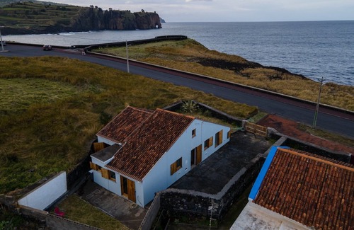 Capelas House | WelcomeBuddy - Azorinas - Ocean & Natural Pools