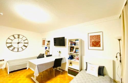 Region Hannover District Apartment | #welcometomessehannover#twobedroomapartment&balcony