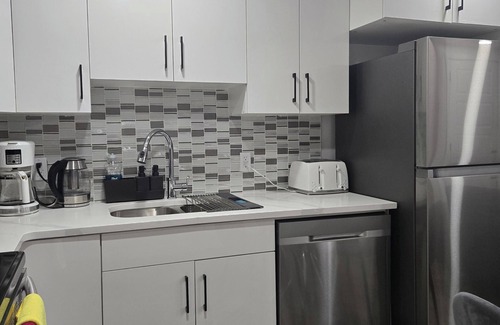 Northwest Edmonton Apartment | Welcoming 2-bedroom basement apartment with in West Edmonton