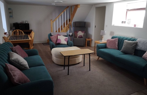 Ardgroom House | Welcoming 3-bedroom house with WiFi in Ardgroom Village