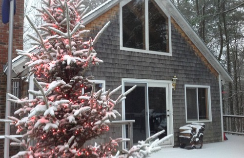 Wolfeboro Ski Chalet | Welcoming 3-bedroom 1.5 bath chalet with WiFi in Wolfeboro
