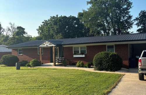 Middlesboro House | Welcoming 3-bedroom house with AC in charming Middlesboro