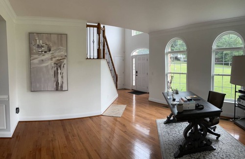 Cardiff House | Welcoming 4-bedroom house with AC in charming Street