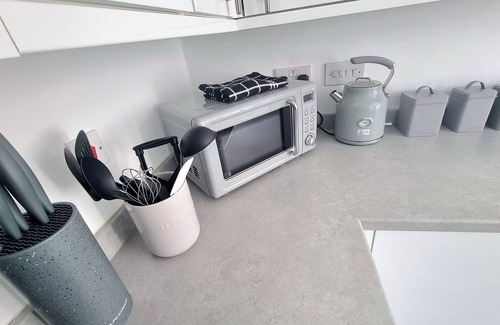 Rugby House | Welcoming 4-bedroom townhome with WiFi and parking in charming Rugby