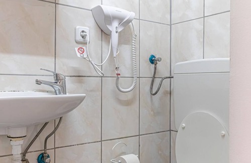 Rudolfsheim-Funfhaus Apartment | Welcoming Budget 1BR Apt. With Best Location