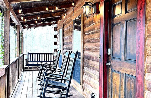 Cartersville Cabin | Welcoming Cabin near Lake Point Sports in Cartersville-Sleeps 9