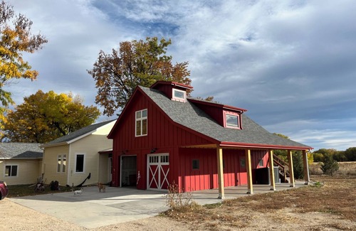 Lafayette House | Welcoming, Country Feel, 2-bedroom newly-remodeled house with AC in Lafayette