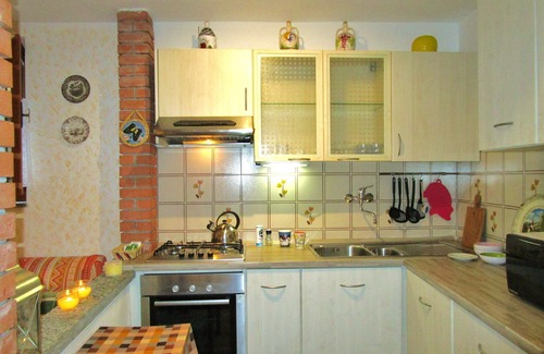 Plesio Apartment | Welcoming cozy apartment in a quaint medieval village